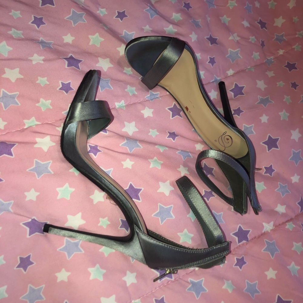 Fashion Nova Silver Heels size 7 1/2
